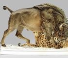 купить Статуэтка "Битва леопарда и бизона" из фарфора с полихромным рисованием