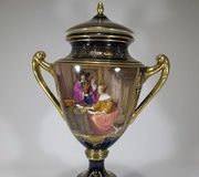 Антикварная ваза из Венского фарфора с живописью