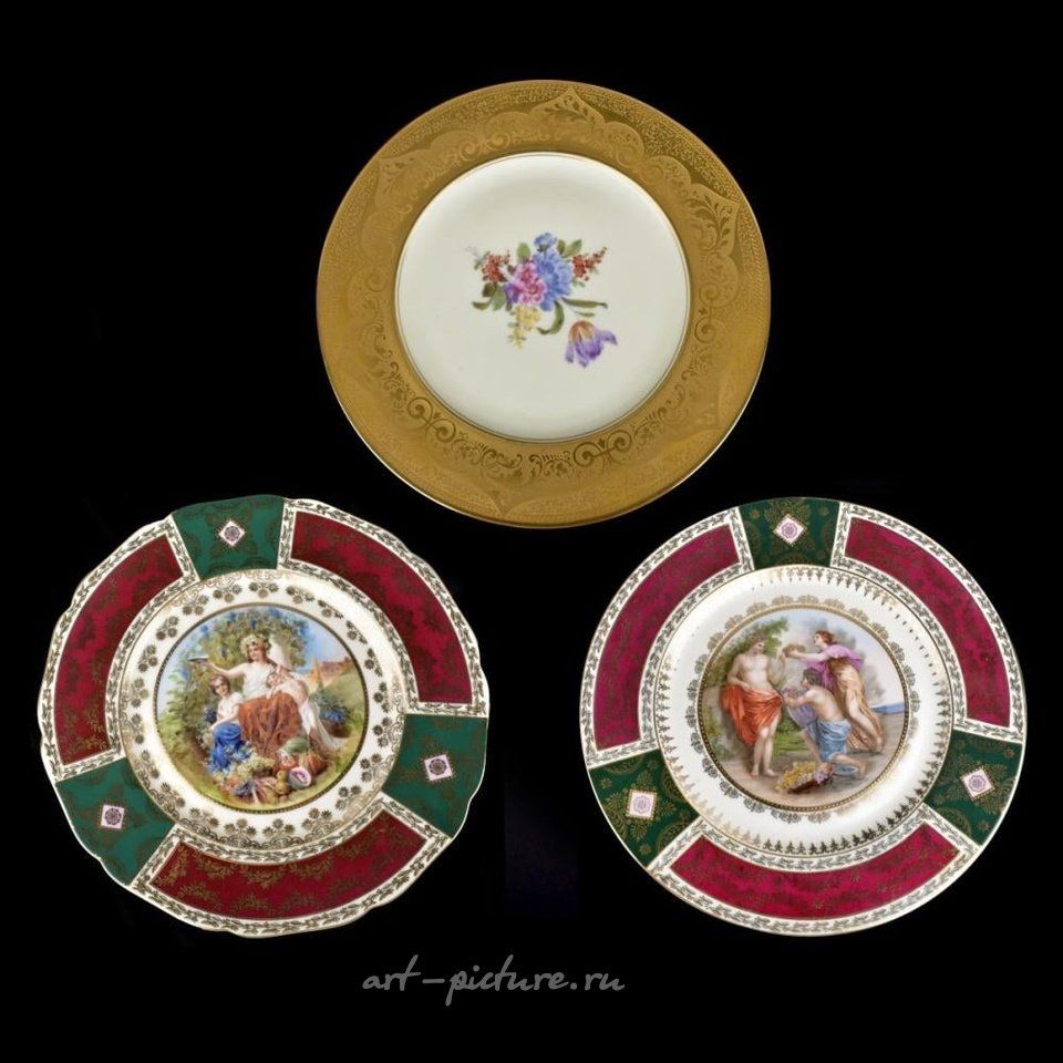 Royal Vienna , Фарфоровые тарелки Royal Vienna: группировка из трех кабинетных тарелок