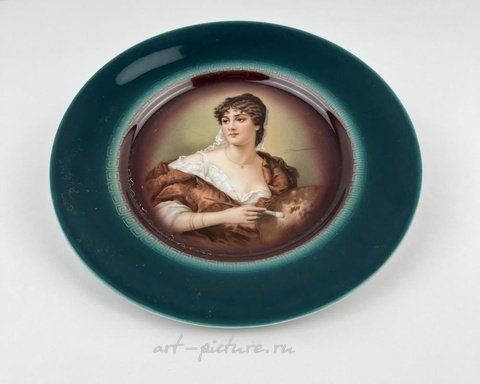 Royal Vienna, Фарфоровая тарелка с портретом в стиле Карлсбад