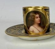 Фарфоровая тарелка с портретом Вагнера, около 1900 года, в хорошем состоянии. Оценка: $1.000-1.500.