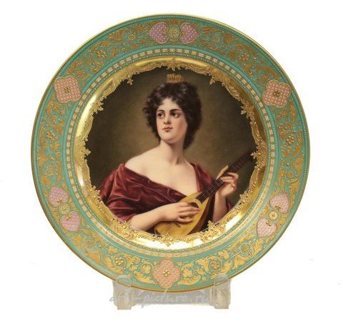 维也纳皇家瓷器, 皇家维也纳橱柜碟片美女弹奏曼陀林