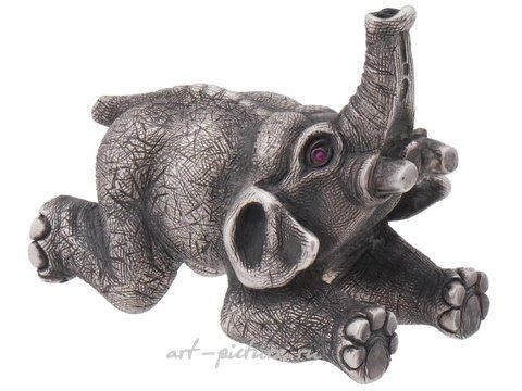 Русское серебро, Русская серебряная фигурка лежащего слона с рубиновыми глазами