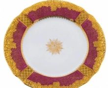 Севрский фарфор. Тарелка с рельефным бортом и цветочным декором