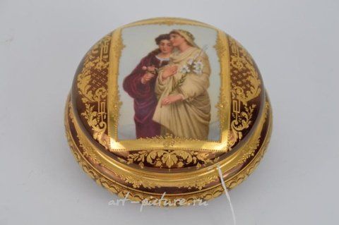 维也纳皇家瓷器, 皇家维也纳瓷器刻金木框肖像盘