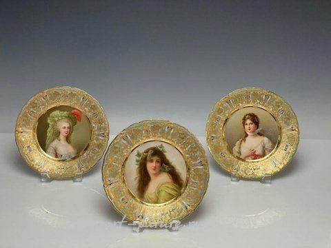 维也纳皇家瓷器, 3件皇家维也纳盘套装