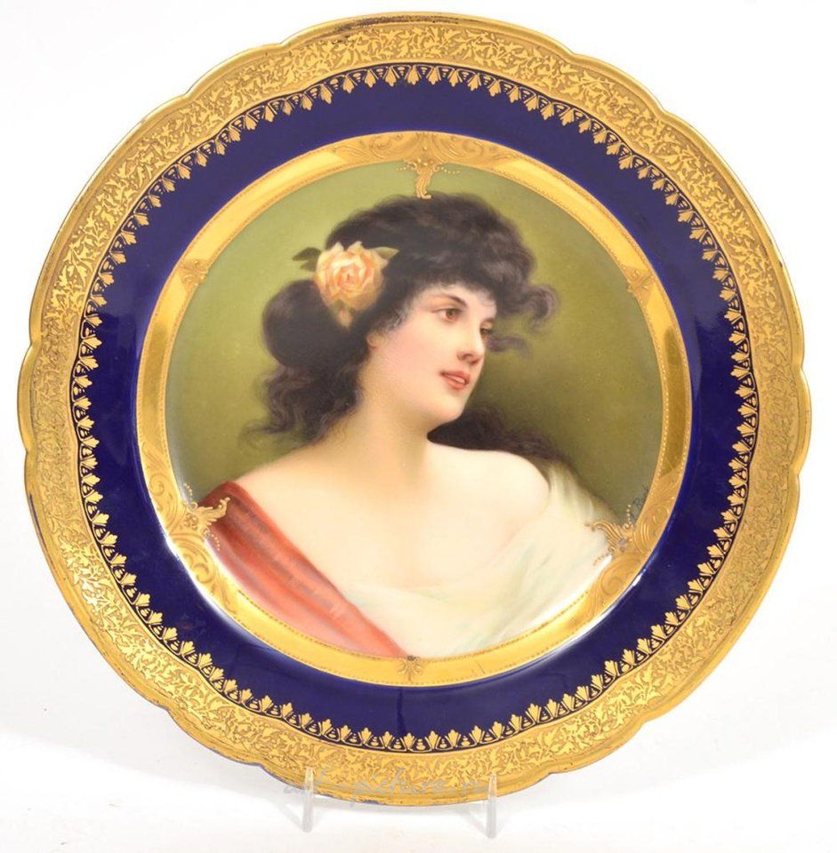 维也纳皇家瓷器 , 皇家维也纳公主肖像镀金柜子盘