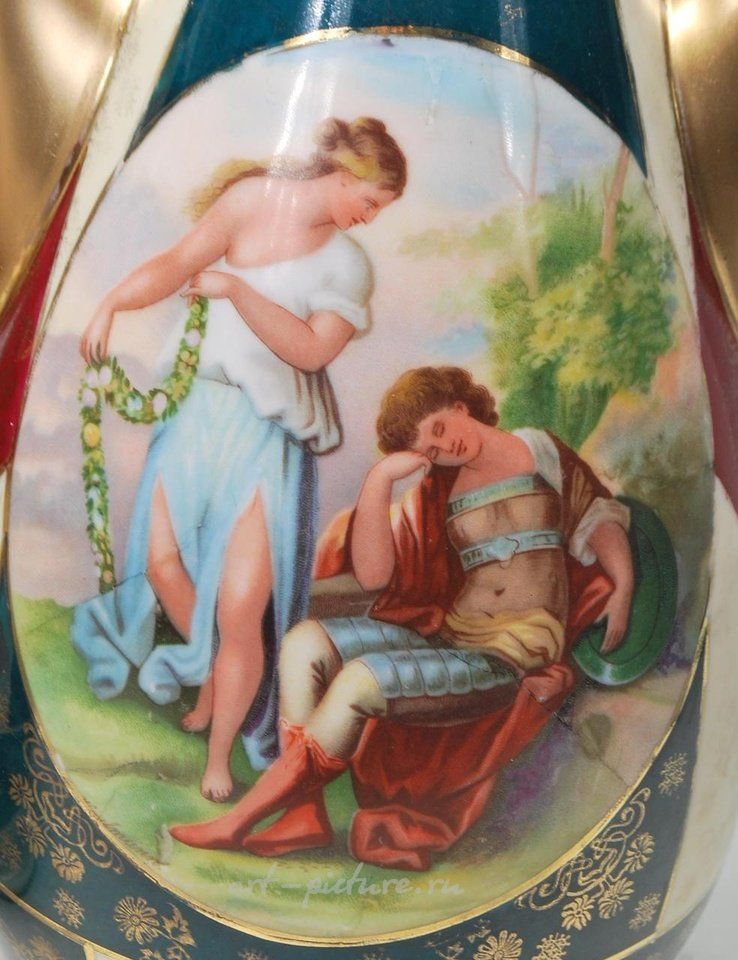 Royal Vienna , Золоченые мраморные вазы Royal Vienna 20-го века с полихромными сценами