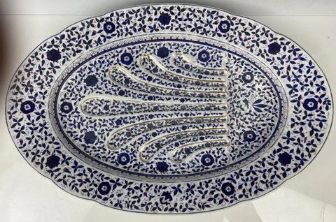 Royal Vienna, Фарфоровая рыбная плита Роял Виена 19 века в хорошем состоянии. Размер 22 дюйма. Оценка: $500-600.