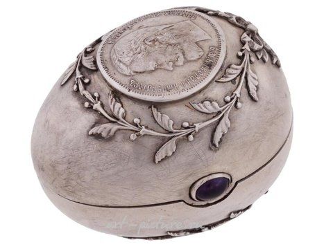 Русское серебро, Русская серебряная коробка в форме яйца