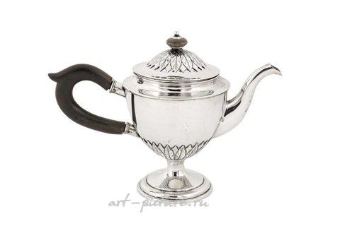 Русское серебро, Маленький чайник русского серебра начала XIX века