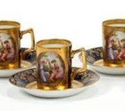Фарфоровые чашки для деми-кофе с аллегорическими фигурами и золотым обрамлением