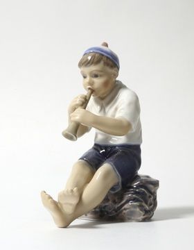 купить Фарфоровая статуэтка "Мальчик с трубой". Dahl-Jensen.