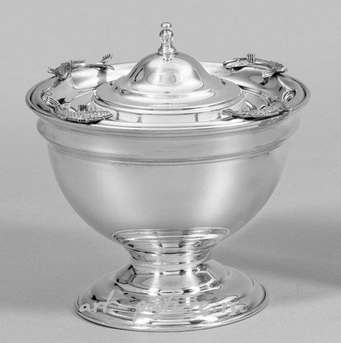Серебряная чаша для икры с вставкой из стекла