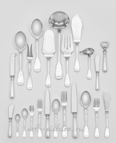 Обширный серебряный набор посуды на 12 человек из Италии