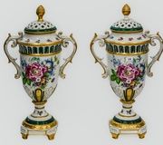 Фарфоровые вазы Royal Vienna с росписью цветов