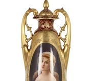 Фарфоровая урна-ваза "Ожидание" из коллекции Royal Vienna Porcelain