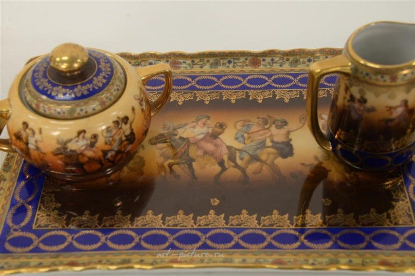 维也纳皇家瓷器 , 为12人提供的28件皇家皇冠达比茶具套装，包括12个茶杯，12个茶碟...