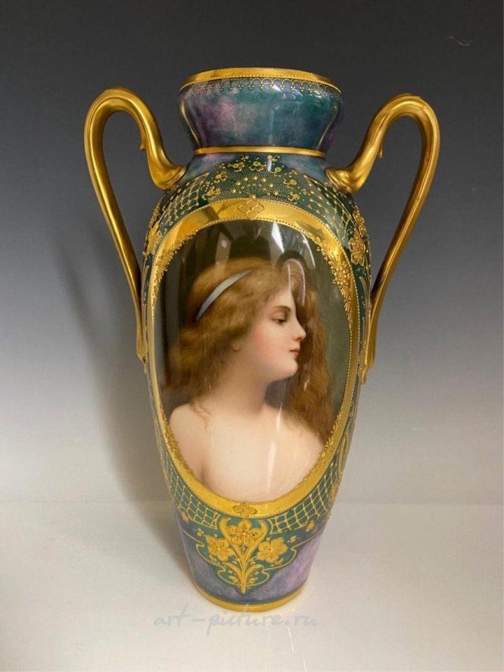 维也纳皇家瓷器 , 一件华丽的皇家维也纳花瓶肖像
