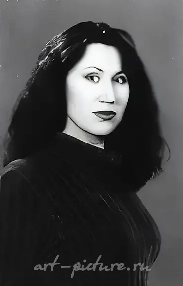 RADEVICH Larisa