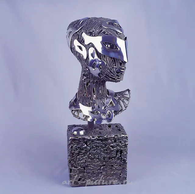 Eve XXI, 1999, steel, author`s technique, 65x27x27 cm