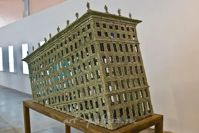 ，1997年，陶土，数字投影，