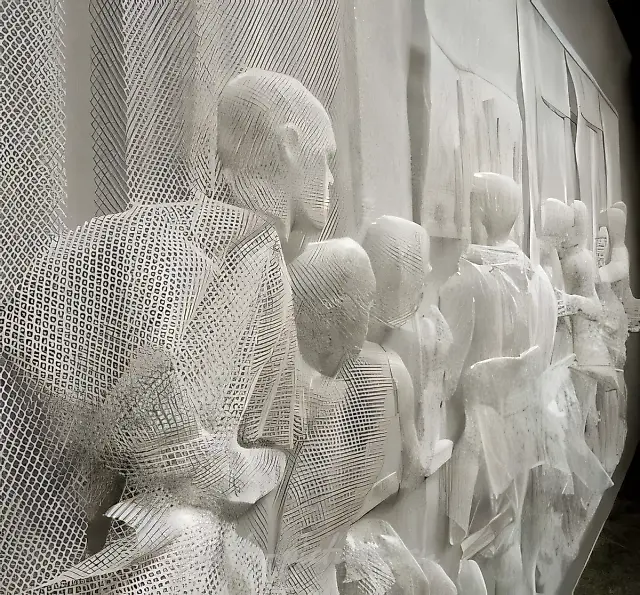 圣人传记学，2010年，灯箱，塑料小签，泡沫塑料，120x320x20厘米，135x370x20厘米