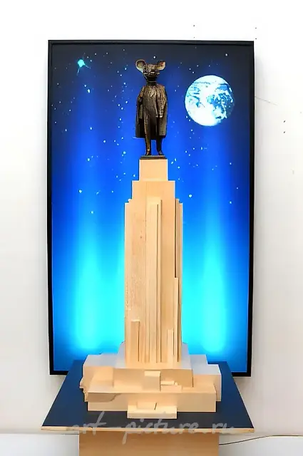 Малевич-Микки-Ленин, 2006, бронза, дерево, лайтбокс