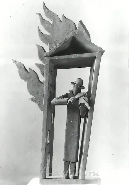 小提琴手，1993年，木材，70x25x25厘米。作者自藏。