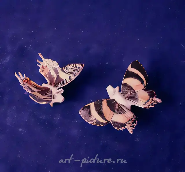Крылатый поросёнок: Urania Madagaskarskaia, Altidis Orotes, 1994, фарфор, 6,5х8х8; 4х8х12. Собственность автора