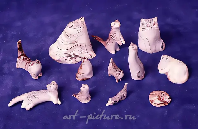 Коты (12 шт.), 1993, фарфор, 7,5х5х5…11х7х5. Собственность автора