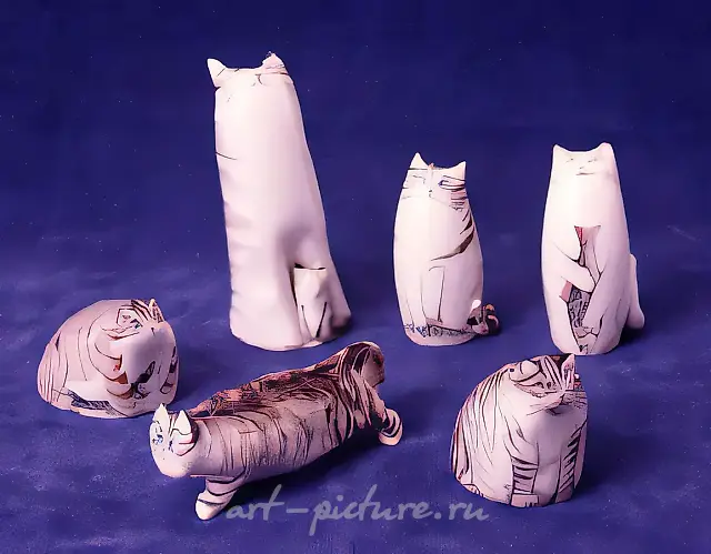 Коты (6 шт.), 1993, фарфор, 2х3х2…11х7х7,5. Собственность автора