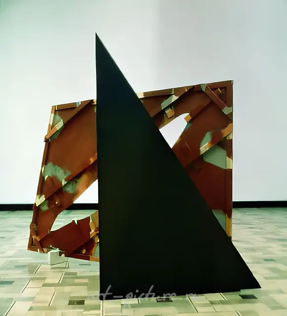 装置艺术作品，展出于“多边形4”展览，莫斯科中央艺术家之家，1994年。纤维板、木材、油画，尺寸150×250×150厘米。艺术家本人收藏。
