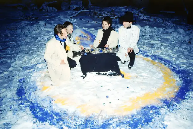Chips and Figures, 1992, Photodocumentation of the action in the Petrovsky Boulevard,