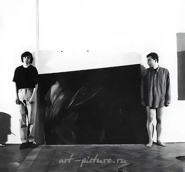 “顺从者”展览上的行动片段（与B.马马诺夫合作），1994年
