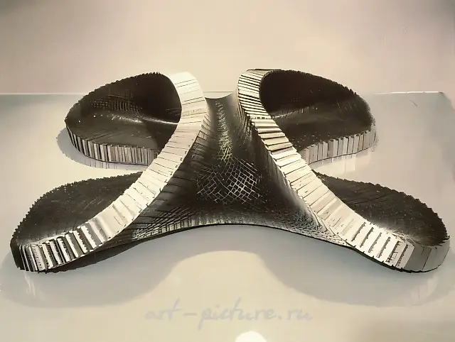 Transformobile, 1986, 15000 stainless steel blades, 25x25x65. Author`s property