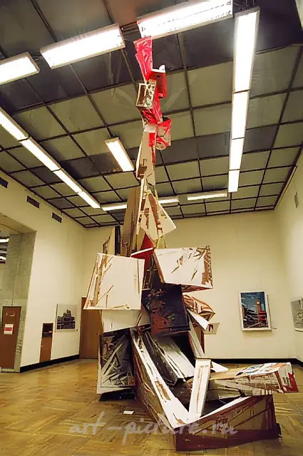 未来主义偶像，2005年，装置作品，