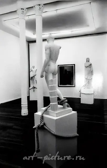 Фрагмент экспозиции выставки "Anatolij Shuravlev". Kunstlerhaus Bethanien, Берлин, Германия, 1992,  ,