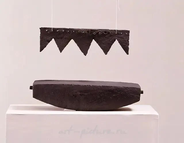 Black Saw, 1996, ceramics, 65 x 60 x 20 cm