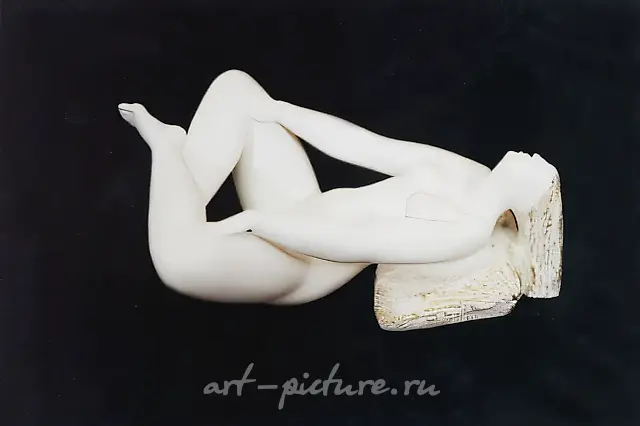 涅槃，1996年，陶瓷，25 x 15 x 10，作者自藏