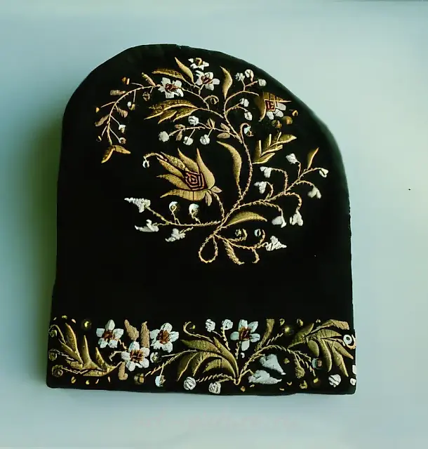 Tatar headdress «Kalfak», 1987, gold embroidery