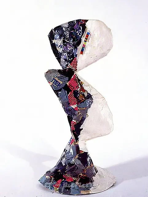 Клео I, 1989, папье-маше, коллаж, 38х20х27