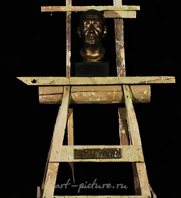 克拉苏林，1987年，青铜、木材，高180厘米，作者藏