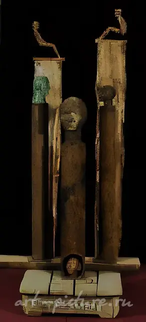 Старые качели                 (памяти 60-х), 1966, дерево, металл, гельветика, высота 200 Собственность автора