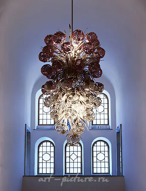Front chandelier for the main entrance of the State Tretyakov Gallery, 1995, crystal, stained glass, metal, D = 170 cm, H = 350 cm The State Tretyakov Gallery, Moscow