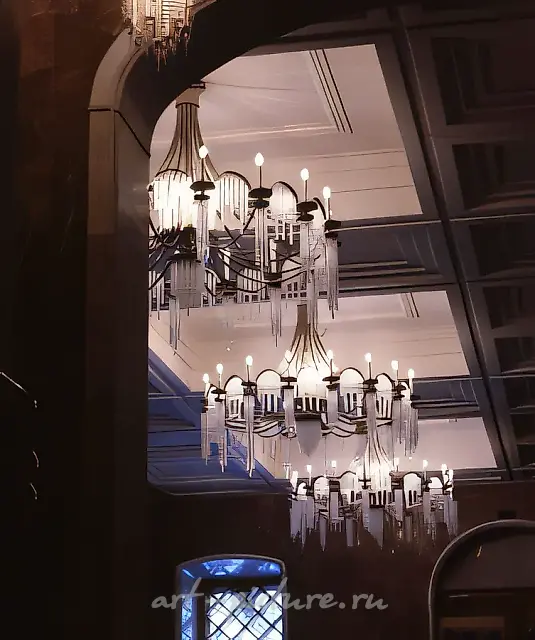 Ensemble of chandeliers for the introductory hall, 1995, crystal, chromium-plated and gilded metal, D = 200 cm The State Tretyakov Gallery, Moscow