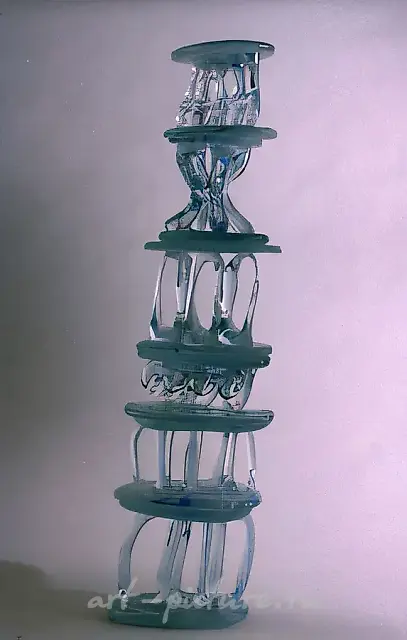 不信之塔，1992年，玻璃，吹制工艺，高度90，作者自藏