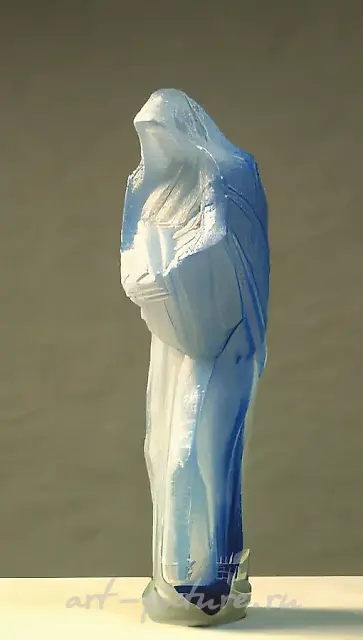 Silence, 1990, glass, mould-blowing, height 56. Author`s property