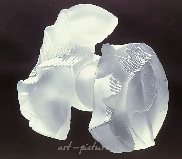 Destroyed Landscape, 1991, crystal, hot shaping, 16x28x27. Property of «STANBET» Gallery. Moscow
