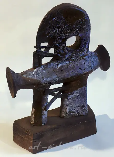 Figure K, 1985, chamotte, engobe, salts, 60x45x15 Author`s property